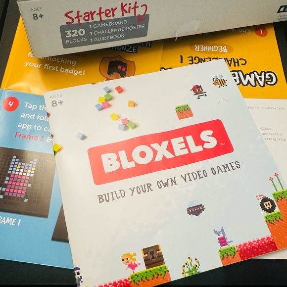 Bloxels Video Game Builder Starter Set - Picture 6 of 6